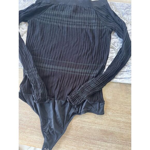 INTERMIX Women's Black Sheer Knit Bodysuit Size L Off-Shoulder Top - Picture 4 of 7